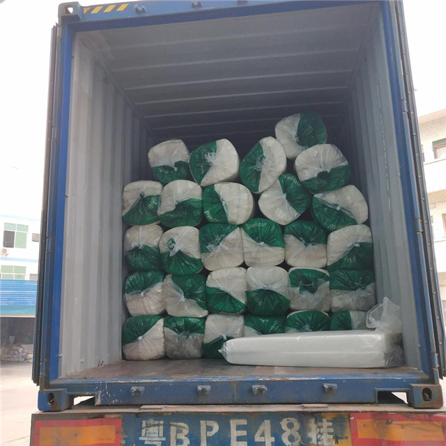 Guatas aislantes de poli&eacute;ster 008