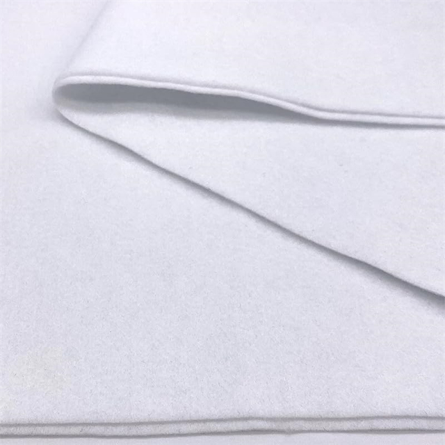 Rollo de fieltro de tela de fieltro de artesanía blanca para tapetes de mesa, manualidades de bricolaje, costura y mosaico 