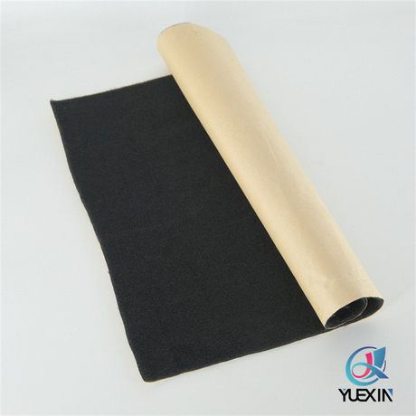 Fieltro con respaldo adhesivo Panox negro para protección térmica automotriz